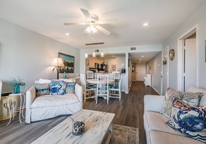Direct Ocean View! M Building Pool and Ocean Views