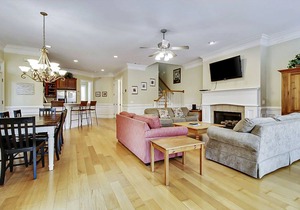 Dog-friendly home with private pool, WiFi, W/D & central AC - snowbird-friendly