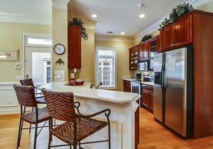 Dog-friendly home with private pool, WiFi, W/D & central AC - snowbird-friendly