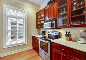 Dog-friendly home with private pool, WiFi, W/D & central AC - snowbird-friendly