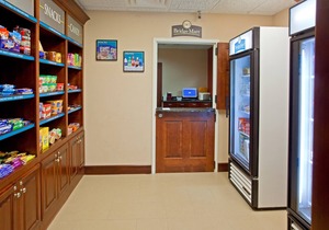 Free Breakfast + Outdoor Pool + Hot Tub | Only 10 Minutes from NASA in Webster