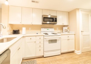 Ocean Front - Two Bedroom Villa in the D Building - New Decks!
