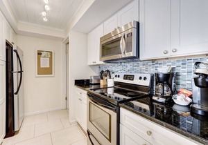 Oceanfront condo with balcony, pool, updated interior in Fernandina Beach