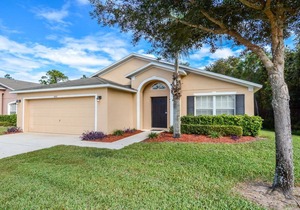 Quiet & Spacious Executive Spa Villa with Games Room 10 minutes from Disney in Davenport