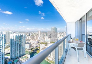 Riverwalk Access | Chic Brickell Condo in Miami