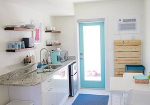 Studio apartment steps away from Lido beach in Sarasota