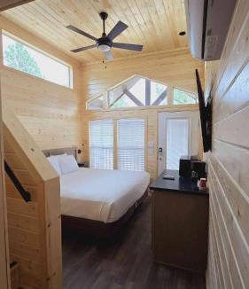 Valle Ski Chalet | 057A Stargazers Loft Modern Cabin 20 minutes from Grand Canyon South Rim - Sleeps 4