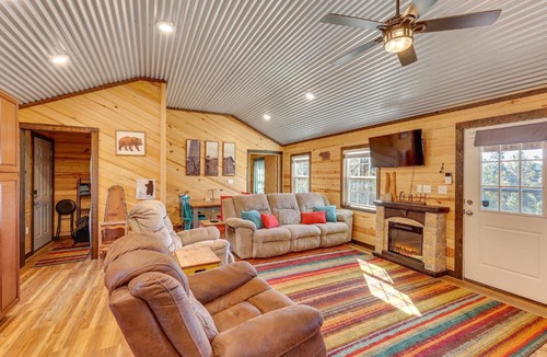 Amity House | ~ 1 Mi to Lake Greeson & Ramp: 'Lazy Bear Cabin'