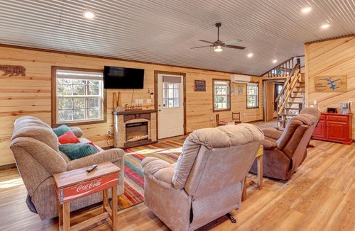Amity House | ~ 1 Mi to Lake Greeson & Ramp: 'Lazy Bear Cabin'