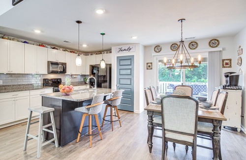 Eden House | 1 Mi to Shopping District: Chic Springfield Home