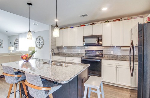 Eden House | 1 Mi to Shopping District: Chic Springfield Home