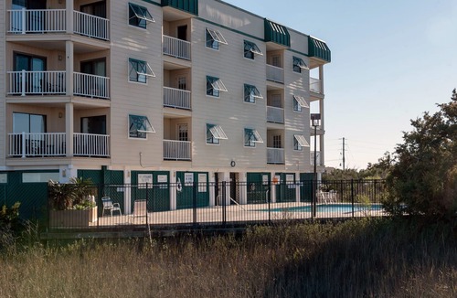 Edisto Island Villa | 111 Bay Creek Villa | 1st Floor Villa | Panoramic Creek, River & Marina Views | Communal Pool