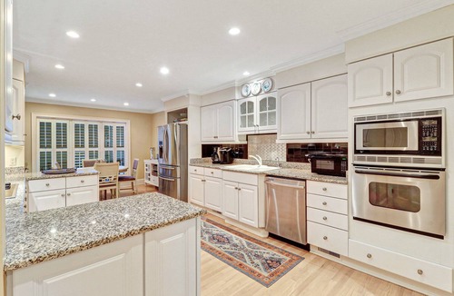 South Beach Condo | 1594 Lagoon Villas: BESTNEST by Beverly Serral Vacation Rentals