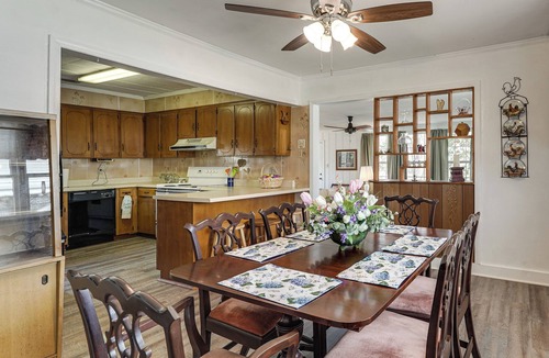 Martin House | 2-Acre Farmhouse w/Animals! Allendale Retreat
