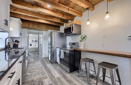 Paradise Apartment | 2-bedroom apartment in adorable Georgetown for relaxing stays