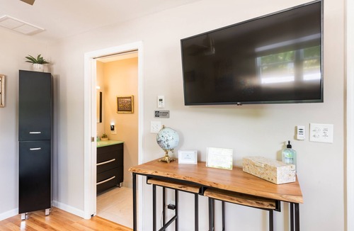 West Ashley Apartment | 2 Charleston Charm Studio 2 is a Private studio 4 miles to Downtown Charleston