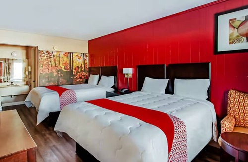 Ridgeland Hotel | 2 Family-Friendly Rooms Near Delicious Ridgeland BBQ and Seafood Restaurants