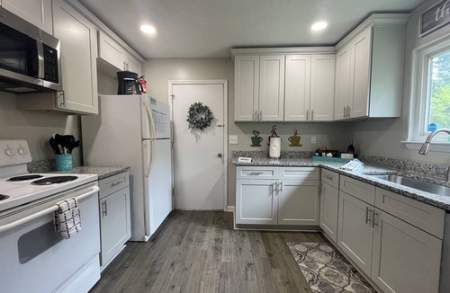 North Charleston House | 2 King Suites Fire Pit Hot Tub Air Hockey 1