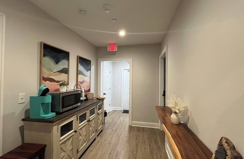 North Charleston Apartment | 2 units- 13 bedroom 9 bathroom crew housing-kitchen-parking-10m airport/downtown