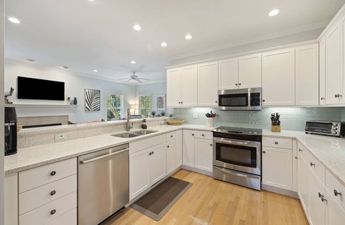 Vanderhorst Plantation House | 23 Ocean Green- Comm. Pool, 4 Bed, Golf Views, Walk to Beach!