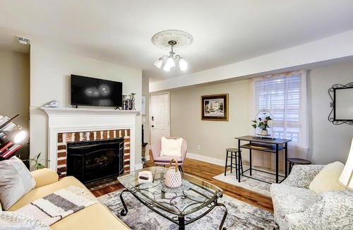 Cannonborough Elliotborough House | 236 Coming Street Apt A 30 Day Rental