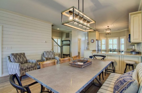 Ocean Point House | 26 Ocean Point by AvantStay | Beach Home w/Amazing Views & Community Pool!