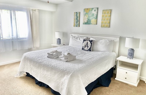 Hilton Head Island Villa | 2BR 2BA New King Mattress, Walk-In Shower, Pool, Balcony, Tennis, Pickleball