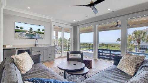 Isle of Palms House | 3 47th Avenue by AvantStay
