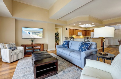 Palmetto Dunes Villa | 3 Bedroom/3 Bathroom Bright Villa in a Gated Complex - Harbour and Pool Views