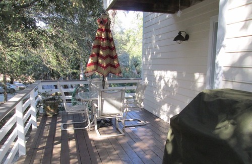 Isle of Palms House | 3 Bedroom House - 5 Minute Walk to Pristine Beach
