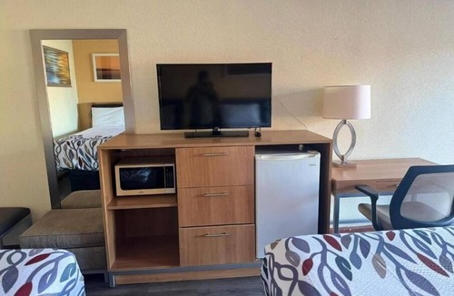 St. George Hotel | 3 Great Value Rooms Near Taco Bell – Each w/ TV, Perfect for Travelers