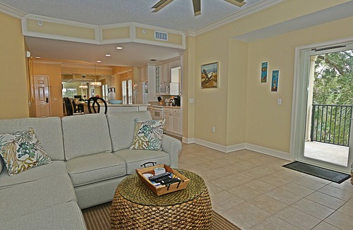 North Forest Beach Condo | 301 North Shore End Unit, No carpet, CLEAN, Wrap-around Balcony, Sept. Avail.