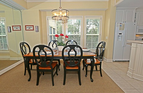 North Forest Beach Condo | 301 North Shore End Unit, No carpet, CLEAN, Wrap-around Balcony, Sept. Avail.