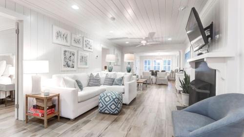 Isle of Palms House | 302 Charleston by AvantStay