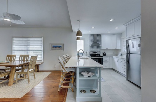 South Beach House | 4 Beachside Home - Pet Friendly - Coastal Comfort Meets Stylish Island Living