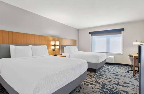 South Baton Rouge Hotel | 4 Great Location Units w/Pool Near LSU, Downtown, Zoo & Blue Bayou Water Park