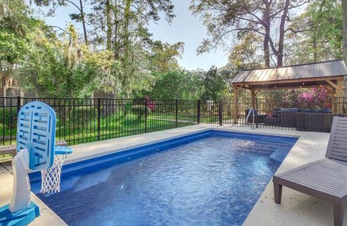 Garden City House | 4 Mi to Savannah: Home w/Gazebo & Seasonal Pool!
