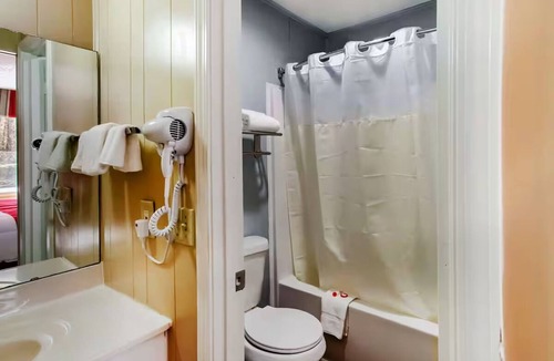 Ridgeland Hotel | 4 Value-Packed King Rooms Near Great Places to Eat in Ridgeland