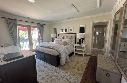 Escondido Villa | 4 Villas that have 22 rooms that can accommodate up to around 50 guests!