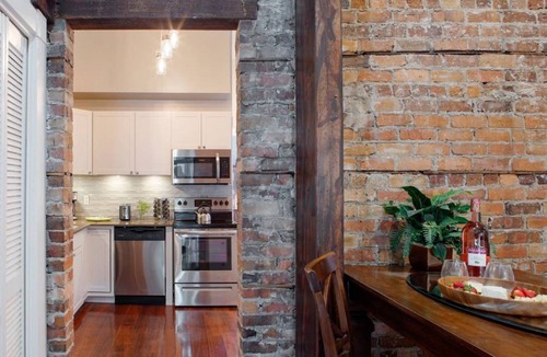 Dixon Park House | 416A Waldburg st · Newly Renovated 1920's Historic District Apt
