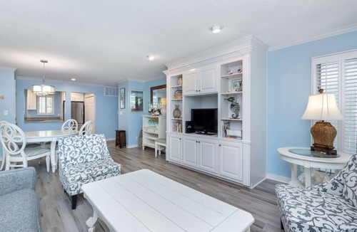 Kiawah Island Condo | 4517 Parkside: $250 Beach Gear/Bike Credit, 2BR Villa with Screened Porch