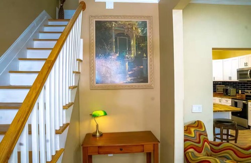 Thomas Square House | 4BR Historic Savannah w/Parking & Patio