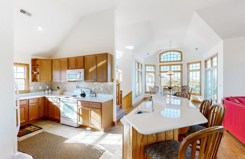 Pine Island House | 5BR Dog Friendly | Private Pool | Hot Tub | Dock