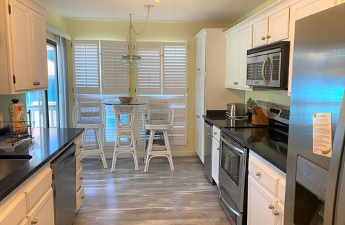 Saint Helena Island House | 8 Fairway Club - Golf Course & Pond Views - Owner 6 Passenger Cart Incl.