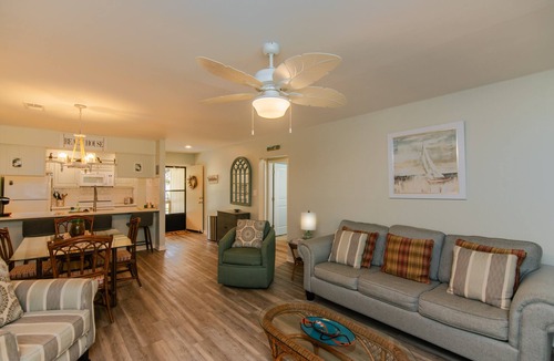 Ocean Ridge Condo | 824 Club Cottage-Resort Duplex w/Golf Course Views; Easy Beach Access; Dogs Welcome