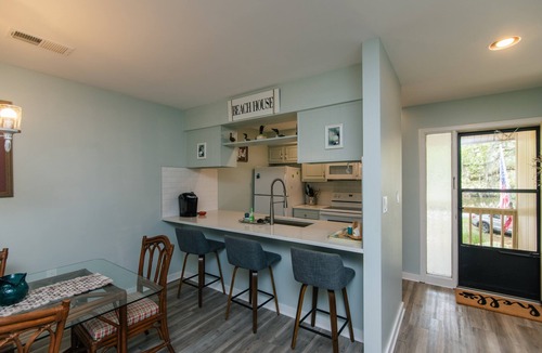 Ocean Ridge Condo | 824 Club Cottage-Resort Duplex w/Golf Course Views; Easy Beach Access; Dogs Welcome