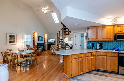 Oak Grove Cottage | 896 Shelter Cove “Be Still” | 2BR/2BA + Loft | Dog Friendly | Pool/Amenity Pass Included