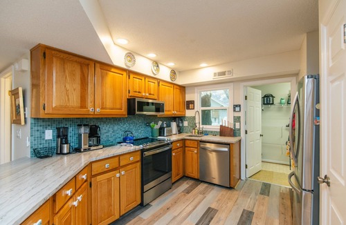 Oak Grove Cottage | 896 Shelter Cove “Be Still” | 2BR/2BA + Loft | Dog Friendly | Pool/Amenity Pass Included