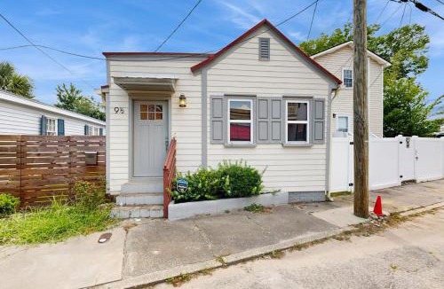 Westside House | 9 1 2 F Street - 30 Day Rental