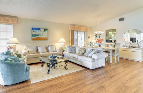 Plantation House | 9 Mi to Caspersen Beach: Lake-View Home w/Porch!